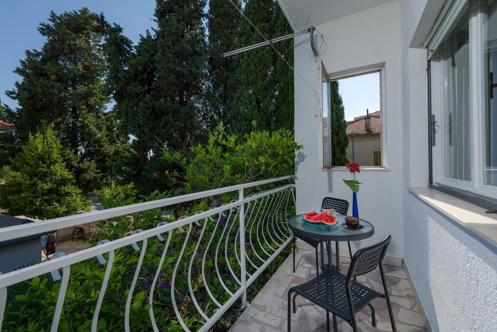 Garden Apartment Kaštela 客房 照片
